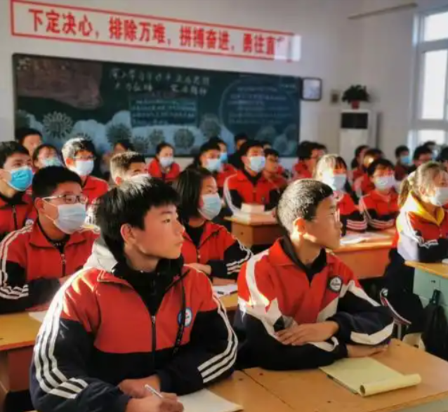 课例凸显了学术深度与策引导学生用首都鲜活实践验证教材理论